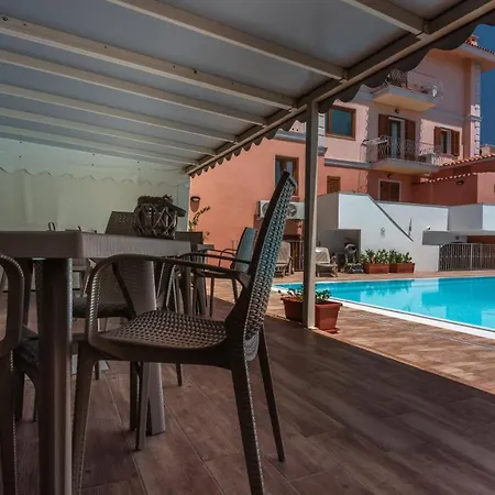 Relaxing Cristal Blu Sleeps 4 Num1494