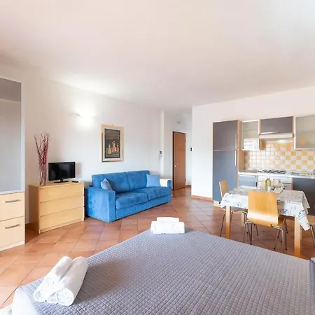 Relaxing Cristal Blu Sleeps 4 Num1494 Apartment