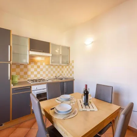 Apartment Relaxing Cristal Blu Sleeps 4 Num1494