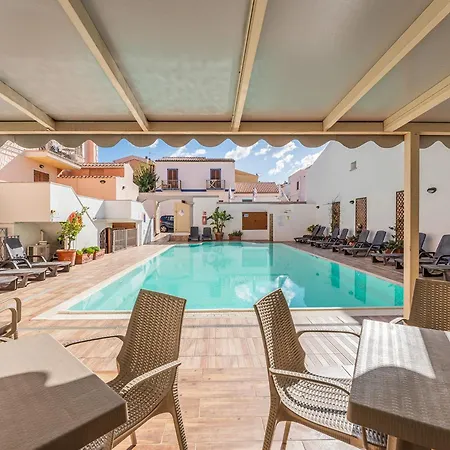 Relaxing Cristal Blu Sleeps 4 Num1494 Santa Teresa Gallura