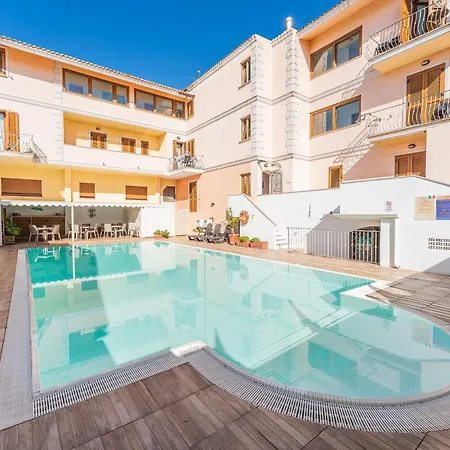 Apartment Relaxing Cristal Blu Sleeps 4 Num1494